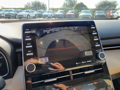 Used 2022 Toyota Avalon XLE image 22