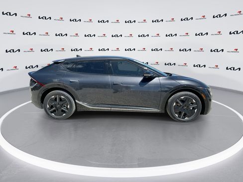 New 2025 Kia EV6 Wind image 9