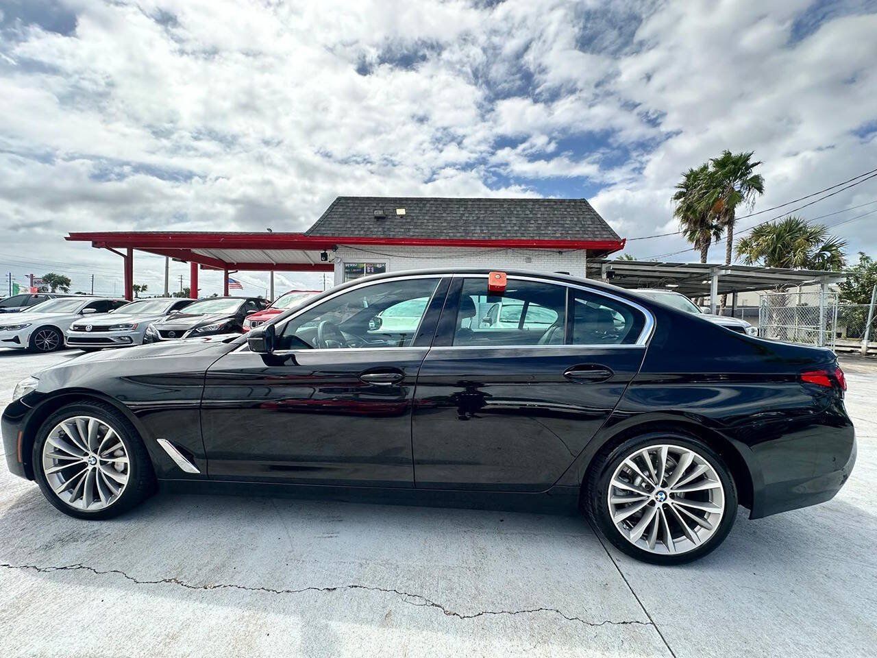 Used 2021 BMW 530i w/ Convenience Package RWD image 6