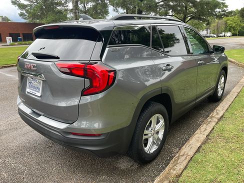 Used 2020 GMC Terrain SLE w/ Driver Convenience Package FWD image 5