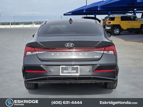 Used 2024 Hyundai Elantra Limited FWD image 6