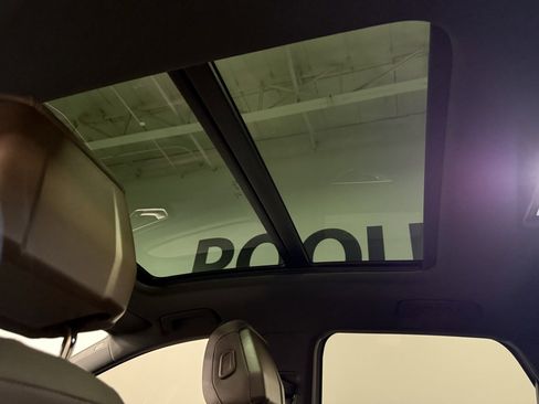 Used 2024 Audi Q4 e-tron Prestige image 18