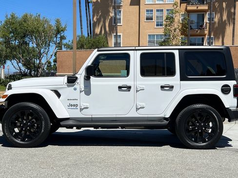 Used 2022 Jeep Wrangler Unlimited Sahara image 7