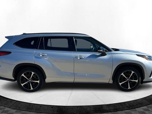 Certified 2022 Toyota Highlander XSE image 8