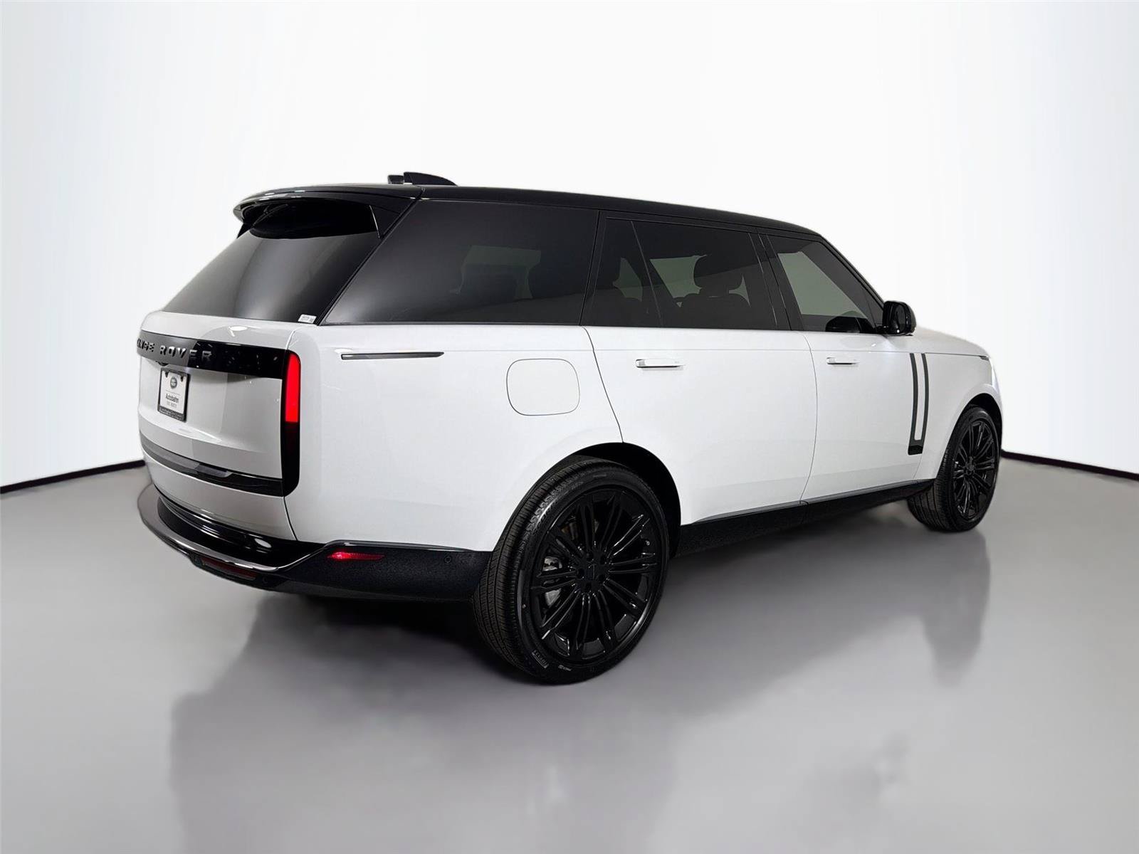 New 2026 Land Rover Range Rover Long Wheelbase SE AWD/4WD image 5