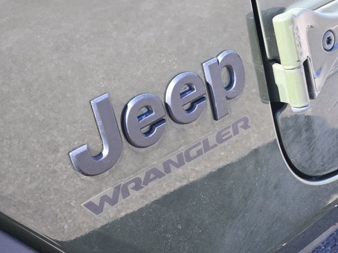 Used 2022 Jeep Wrangler Sport S image 11