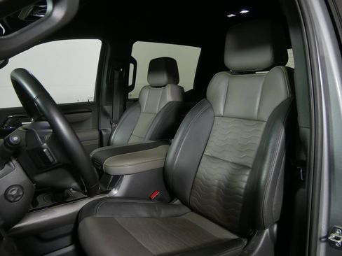 Used 2023 Chevrolet Silverado 1500 ZR2 w/ Technology Package AWD/4WD image 12