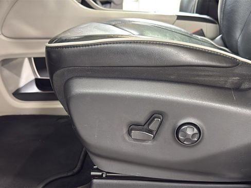 Used 2022 Chrysler Pacifica Limited image 14