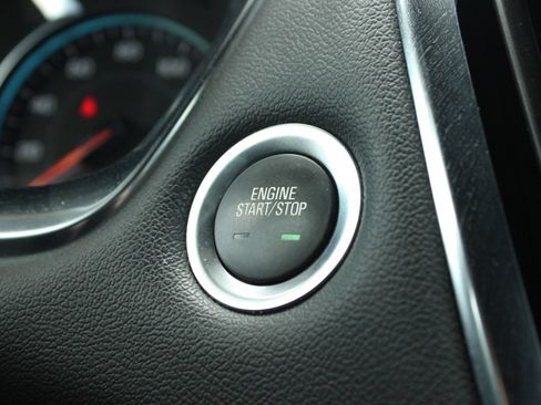 Used 2023 Chevrolet Traverse LT FWD image 39