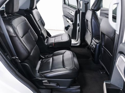 Used 2021 Ford Explorer Limited w/ Equipment Group 301A image 36