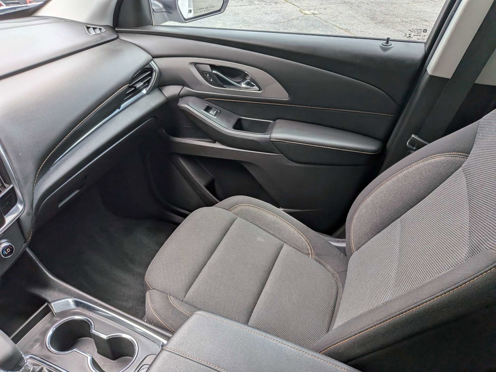Used 2021 Chevrolet Traverse LS FWD image 17