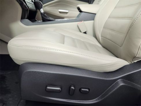 Used 2017 Ford Escape Titanium image 11