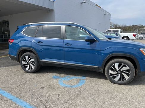 New 2026 Volkswagen Atlas SEL image 3