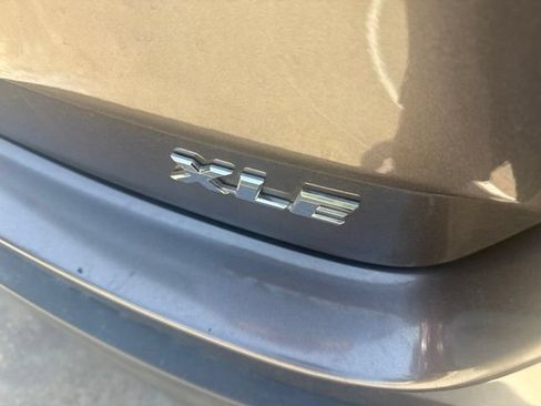 Used 2018 Toyota Highlander XLE FWD image 4