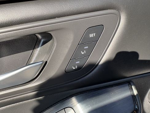 Used 2022 Nissan Rogue SL w/ SL Premium Package image 17