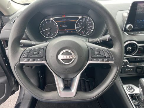 Used 2024 Nissan Sentra SV FWD image 7