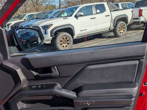 Certified 2025 Toyota 4Runner TRD Off-Road Premium w/ Tow Technology Package image 19