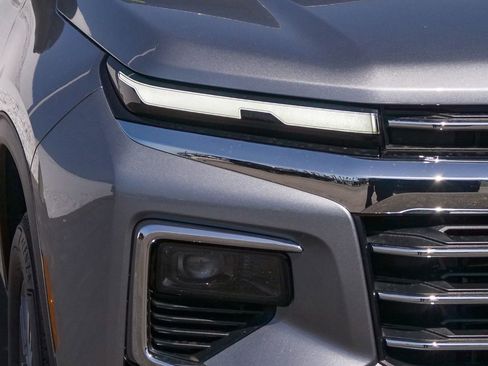 New 2026 Chevrolet Traverse LT w/ Driver Confidence Package FWD image 4