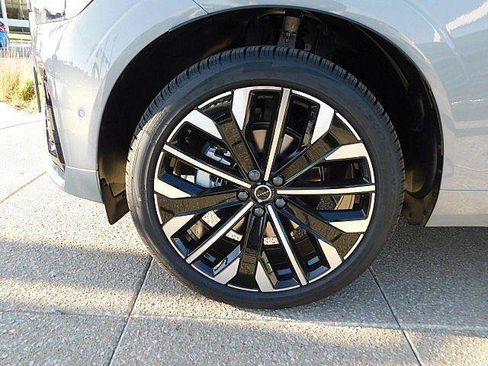 New 2026 Volvo XC60 B5 Ultra w/ Protection Package Premier AWD/4WD image 12