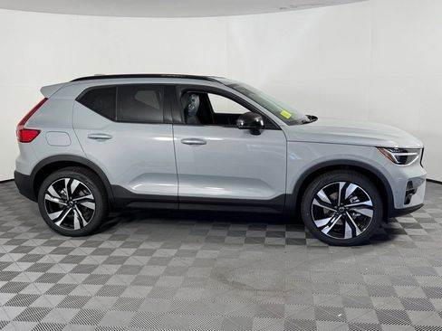 New 2026 Volvo XC40 B5 Ultra w/ Protection Package Premier AWD/4WD image 4