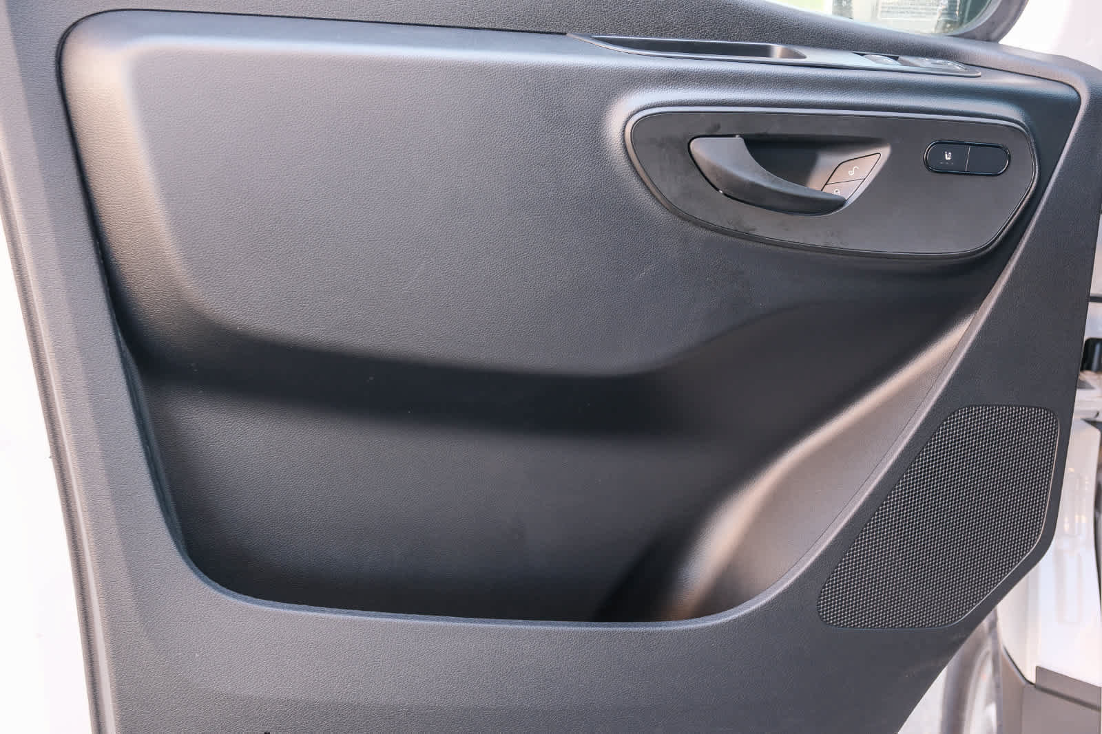 New 2025 Mercedes-Benz eSprinter 170 Cargo image 24