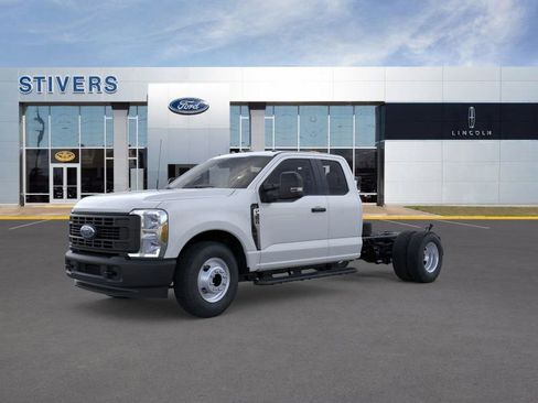 New 2026 Ford F350 XL RWD image 2