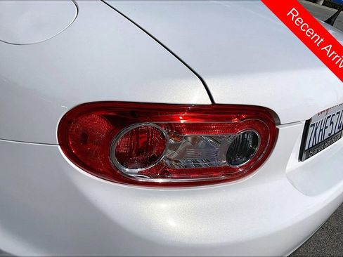Used 2014 MAZDA MX-5 Miata Club image 21