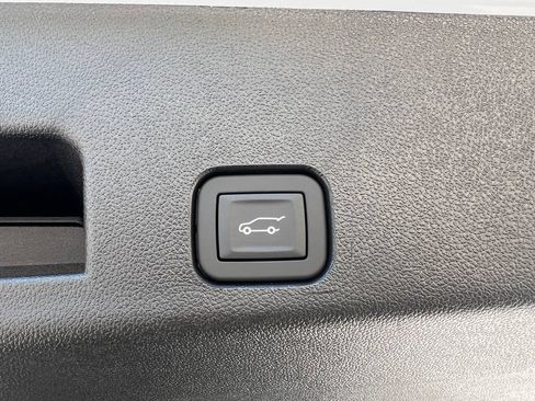 New 2026 Chevrolet Traverse Z71 w/ Driver Confidence Package AWD/4WD image 14