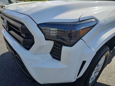 Used 2024 Toyota Tacoma SR5 RWD image 33