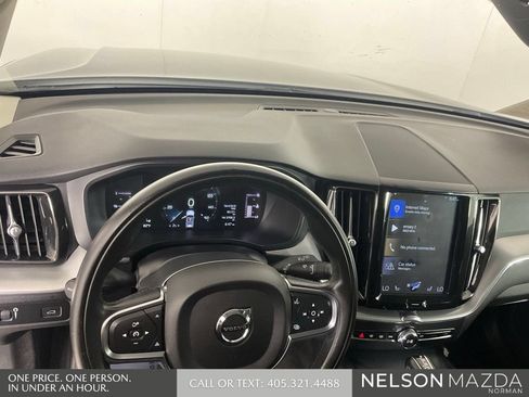 Used 2019 Volvo XC60 T5 Momentum w/ Premium Package FWD image 32