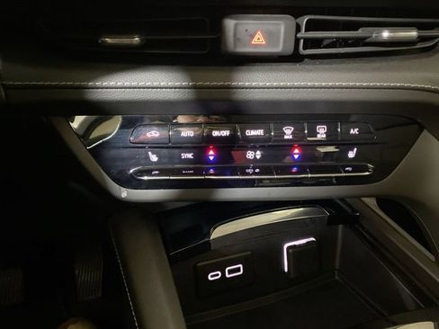 Used 2022 Buick Envision Preferred FWD image 42