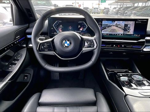 Used 2025 BMW 530i w/ Premium Package RWD image 7