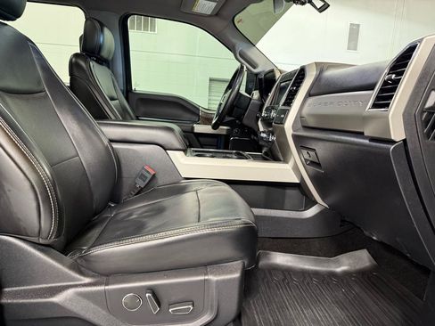 Used 2019 Ford F250 Lariat w/ Lariat Ultimate Package AWD/4WD image 24