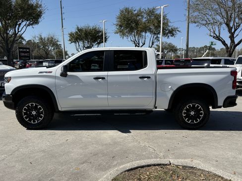 Used 2024 Chevrolet Silverado 1500 ZR2 w/ Technology Package image 8