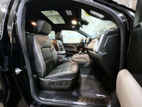 Certified 2024 GMC Canyon Denali image 17