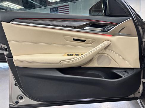Used 2019 BMW 530i w/ Convenience Package image 37