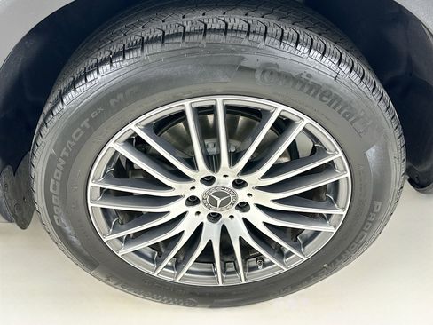 Certified 2025 Mercedes-Benz GLC 300 image 32