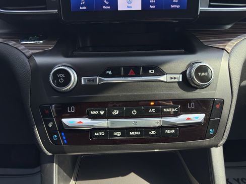 Used 2020 Ford Explorer Limited RWD image 21