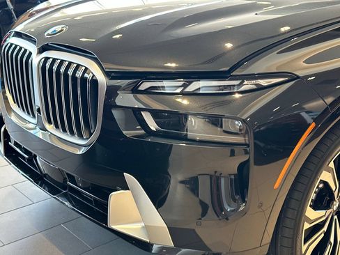 New 2027 BMW X7 xDrive40i w/ Premium Package AWD/4WD image 6
