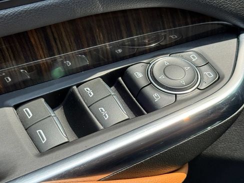 Used 2019 Cadillac XT4 Sport FWD image 18