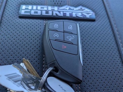 Used 2025 Chevrolet Silverado 2500 High Country w/ Midnight Edition image 34