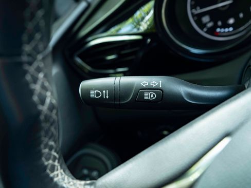 Used 2020 Buick Encore GX Select FWD image 23