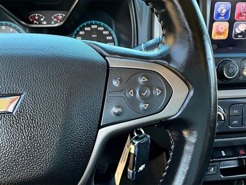 Used 2017 Chevrolet Colorado Z71 image 12