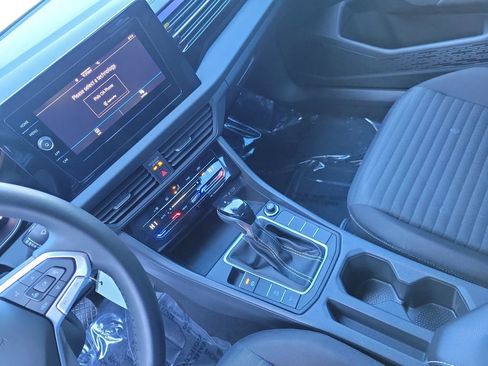 Used 2025 Volkswagen Jetta S image 36