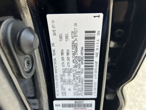 Used 2016 Toyota Tacoma TRD Off-Road AWD/4WD image 28