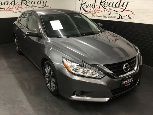 Used 2017 Nissan Altima 2.5 SL image 2