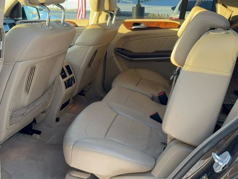 Used 2016 Mercedes-Benz GL 550 GL 550 4MATIC Sport Utility 4D image 22