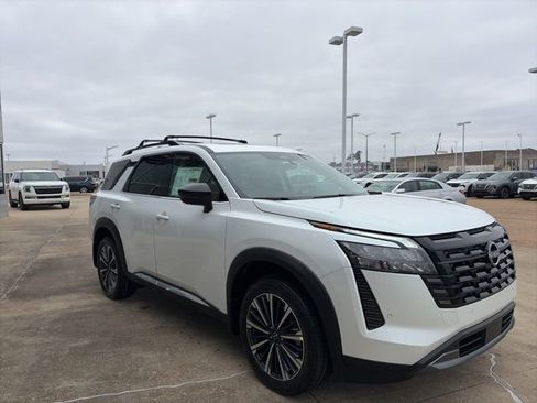 New 2026 Nissan Pathfinder Platinum image 5