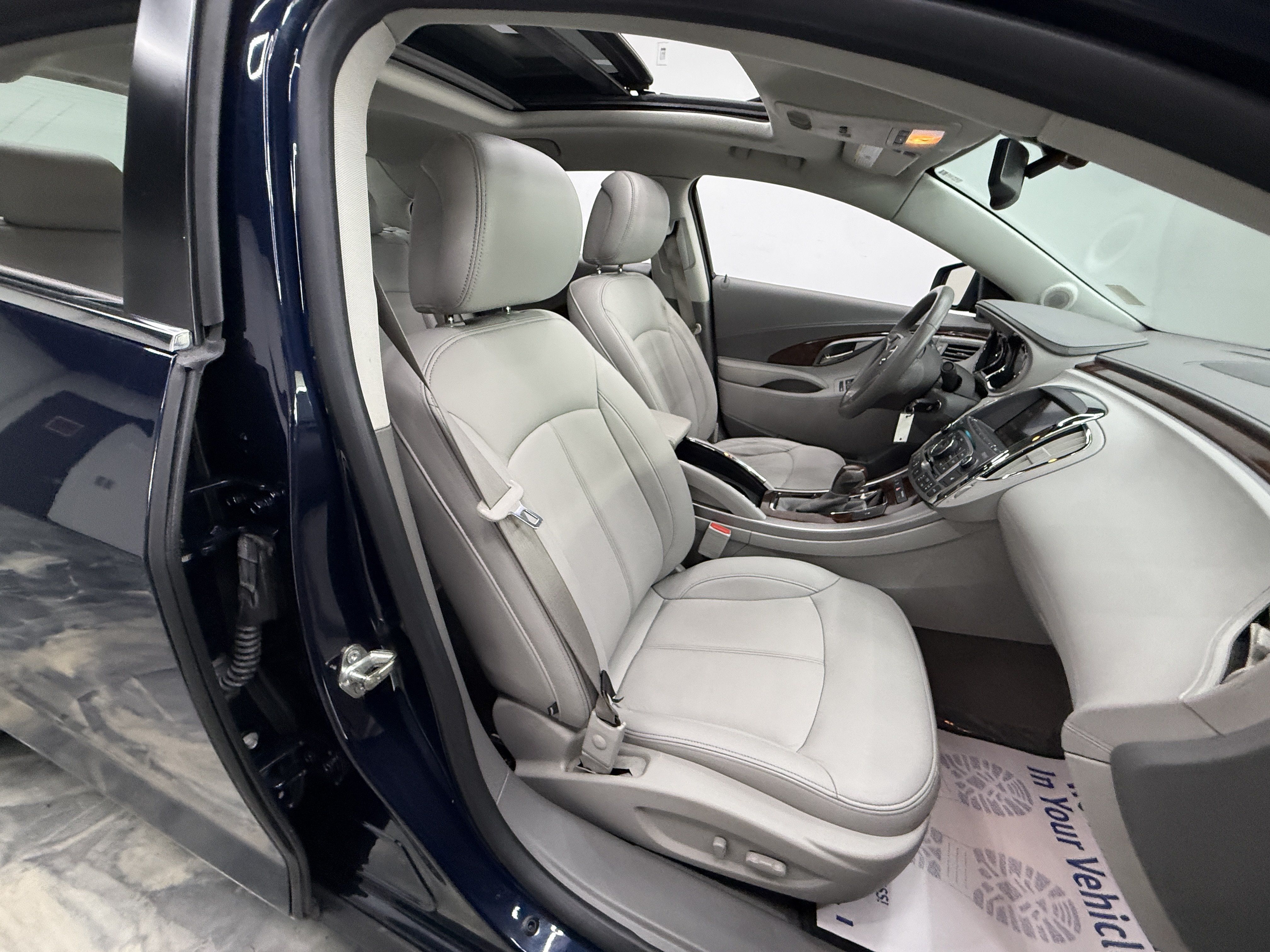 Used 2010 Buick LaCrosse CXL FWD image 21