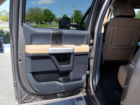 Used 2022 Ford F350 Lariat w/ Lariat Ultimate Package AWD/4WD image 16